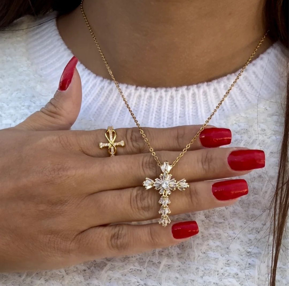 COLLIER CROIX PRÉCIEUSE